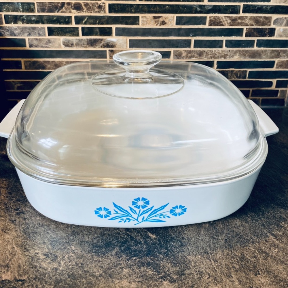 Blue Cornflower Casserole Dish w Pyrex Lid- Corelle Corningware.